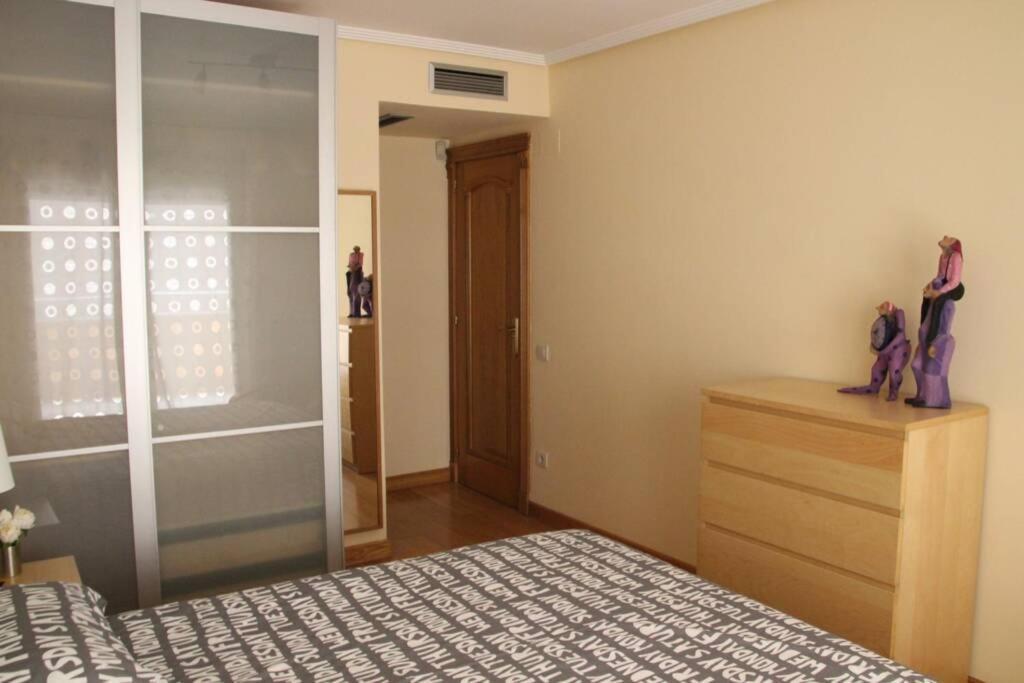 Amplio Apartamento Plaza De Toros サラゴサ エクステリア 写真